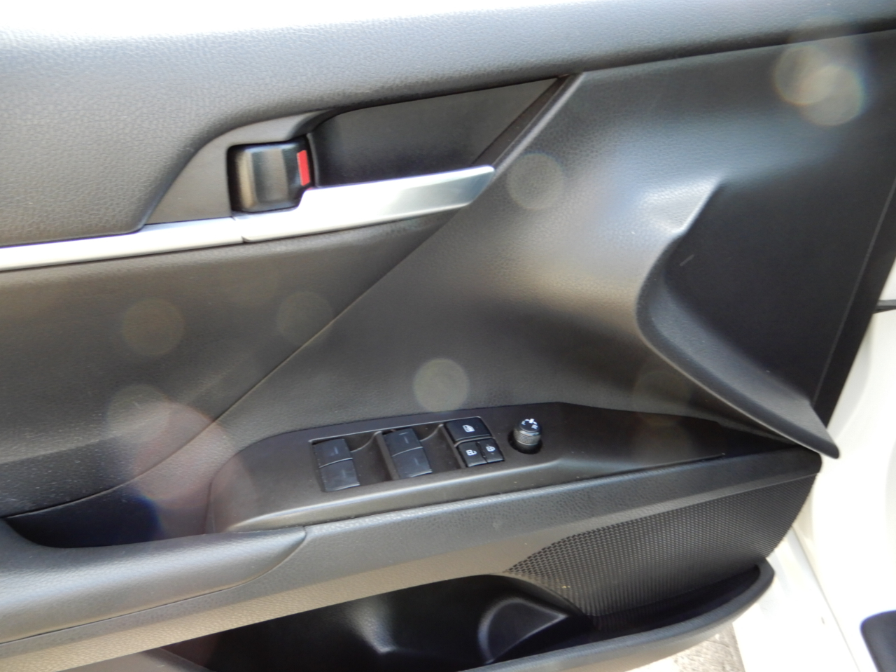 Toyota Camry Hybrid SE CVT (Natl) 2023