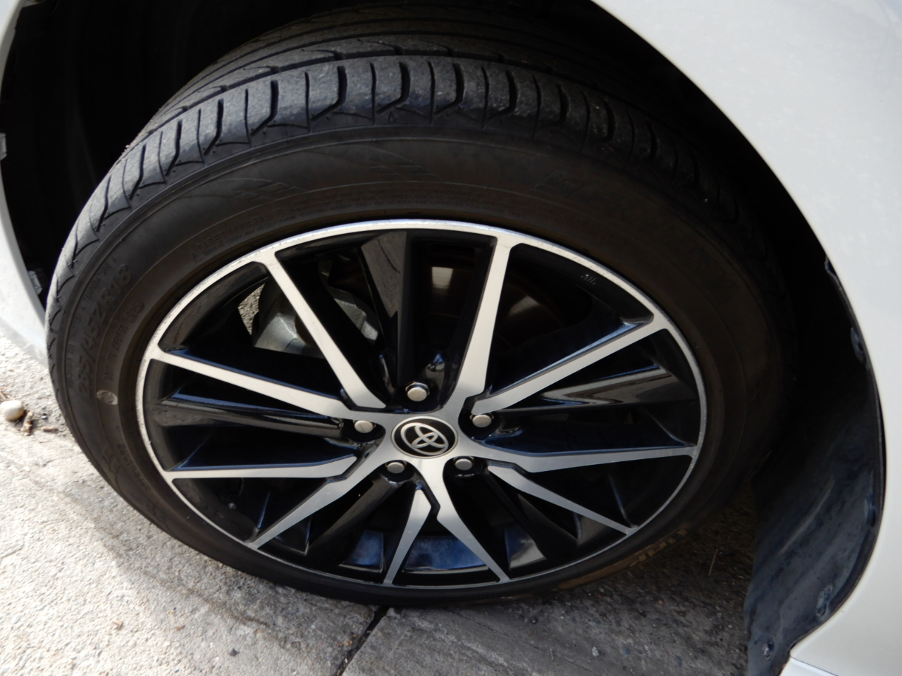 Toyota Camry Hybrid SE CVT (Natl) 2023