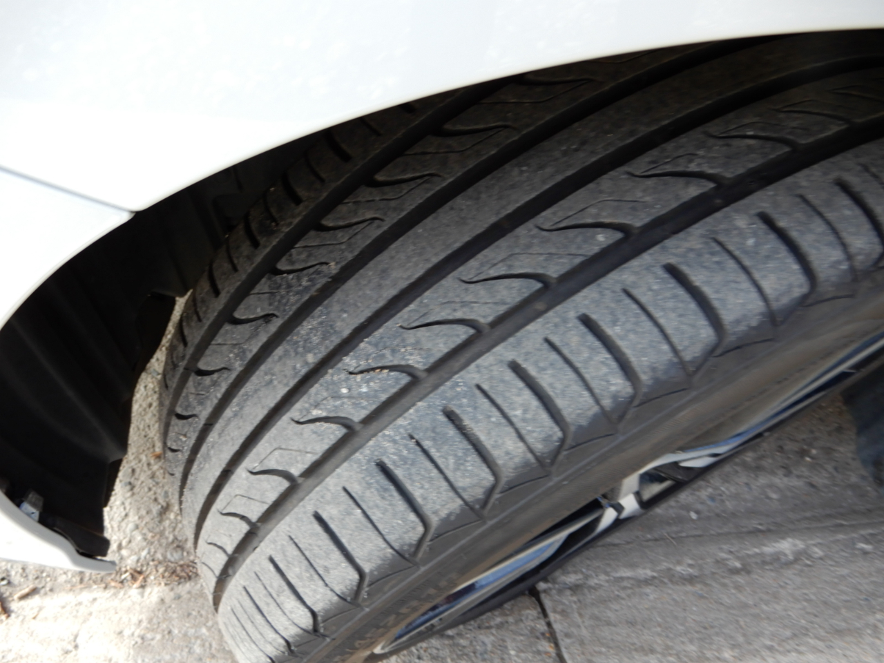 Toyota Camry Hybrid SE CVT (Natl) 2023