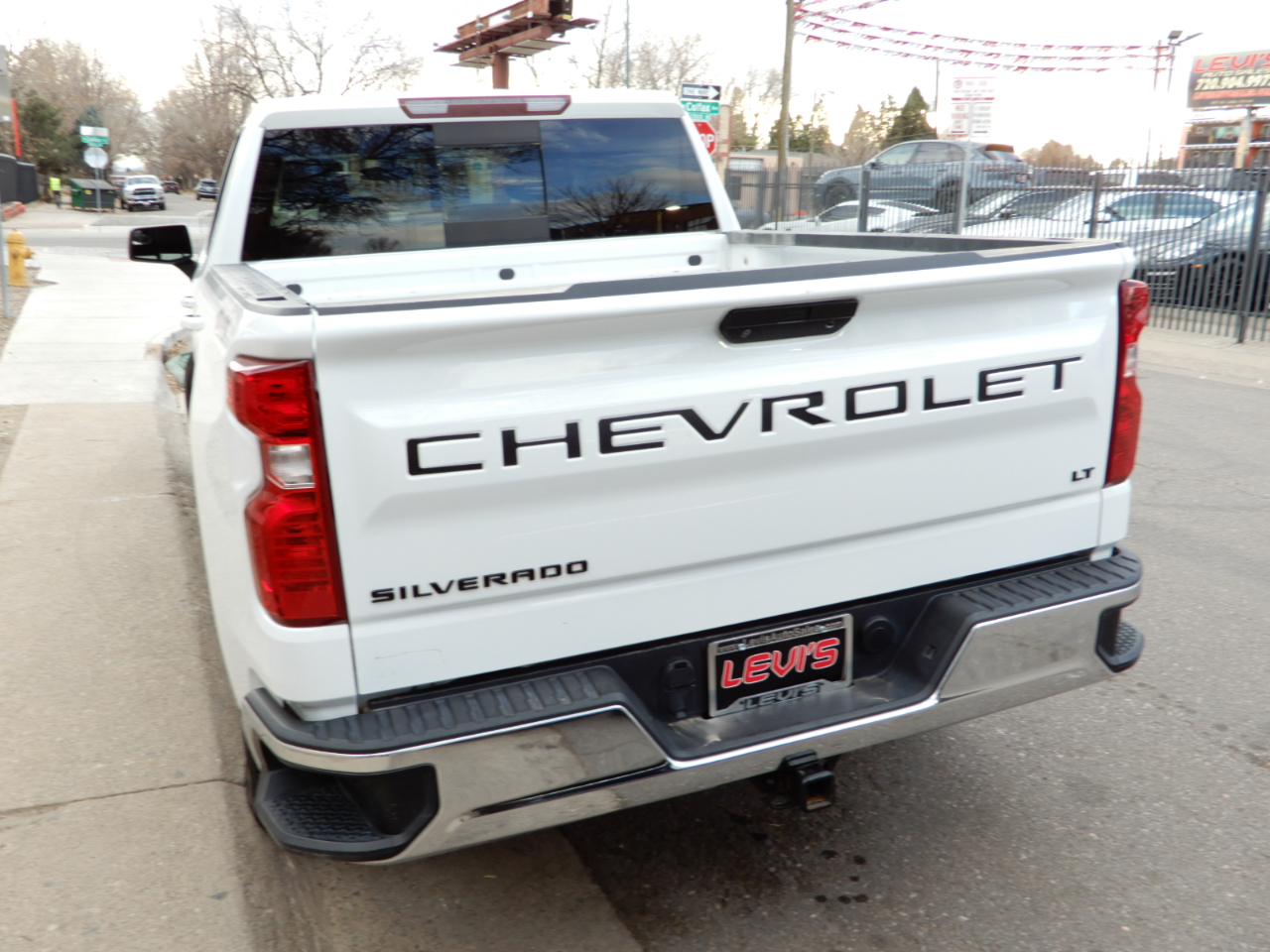 Chevrolet Silverado 1500 LTD 4WD Crew Cab 147" LT w/1LT 2022