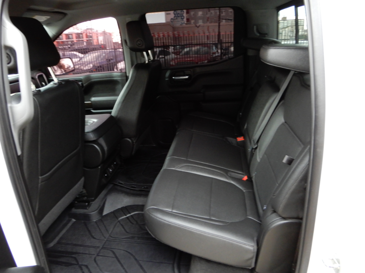 Chevrolet Silverado 1500 LTD 4WD Crew Cab 147" LT w/1LT 2022