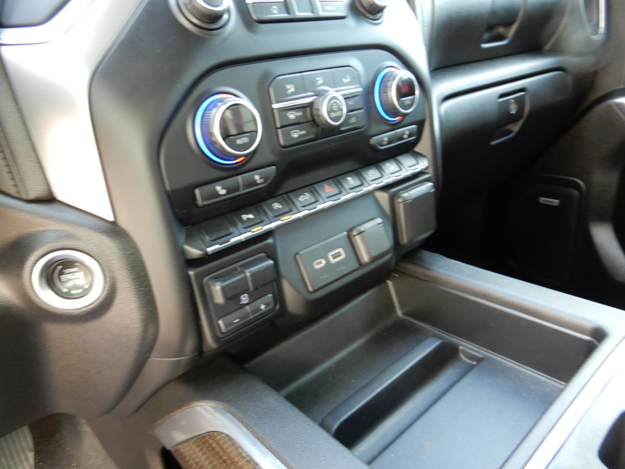 Chevrolet Silverado 1500 4WD Crew Cab 147" RST 2020