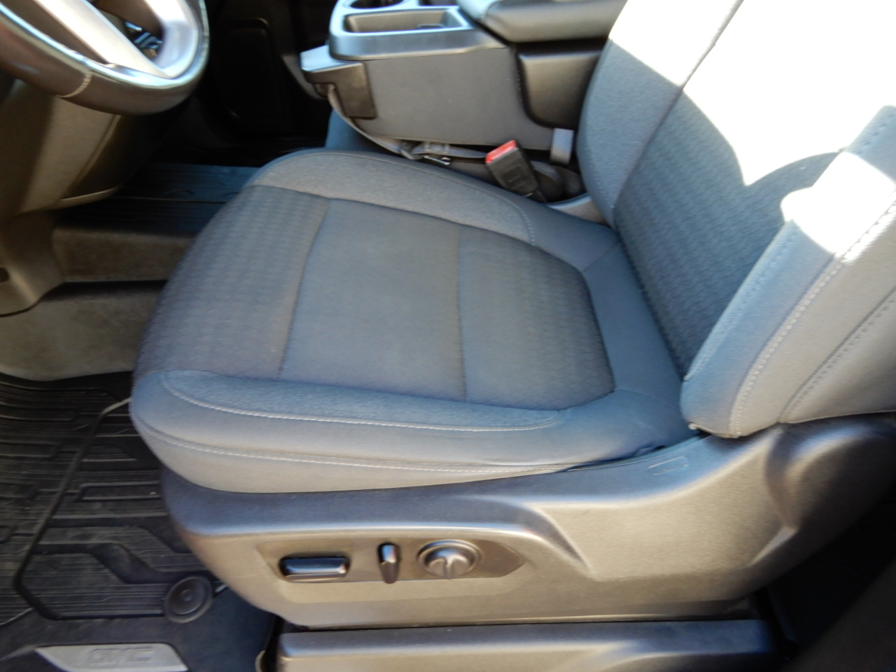 GMC Sierra 1500 4WD Crew Cab 147" Elevation 2020