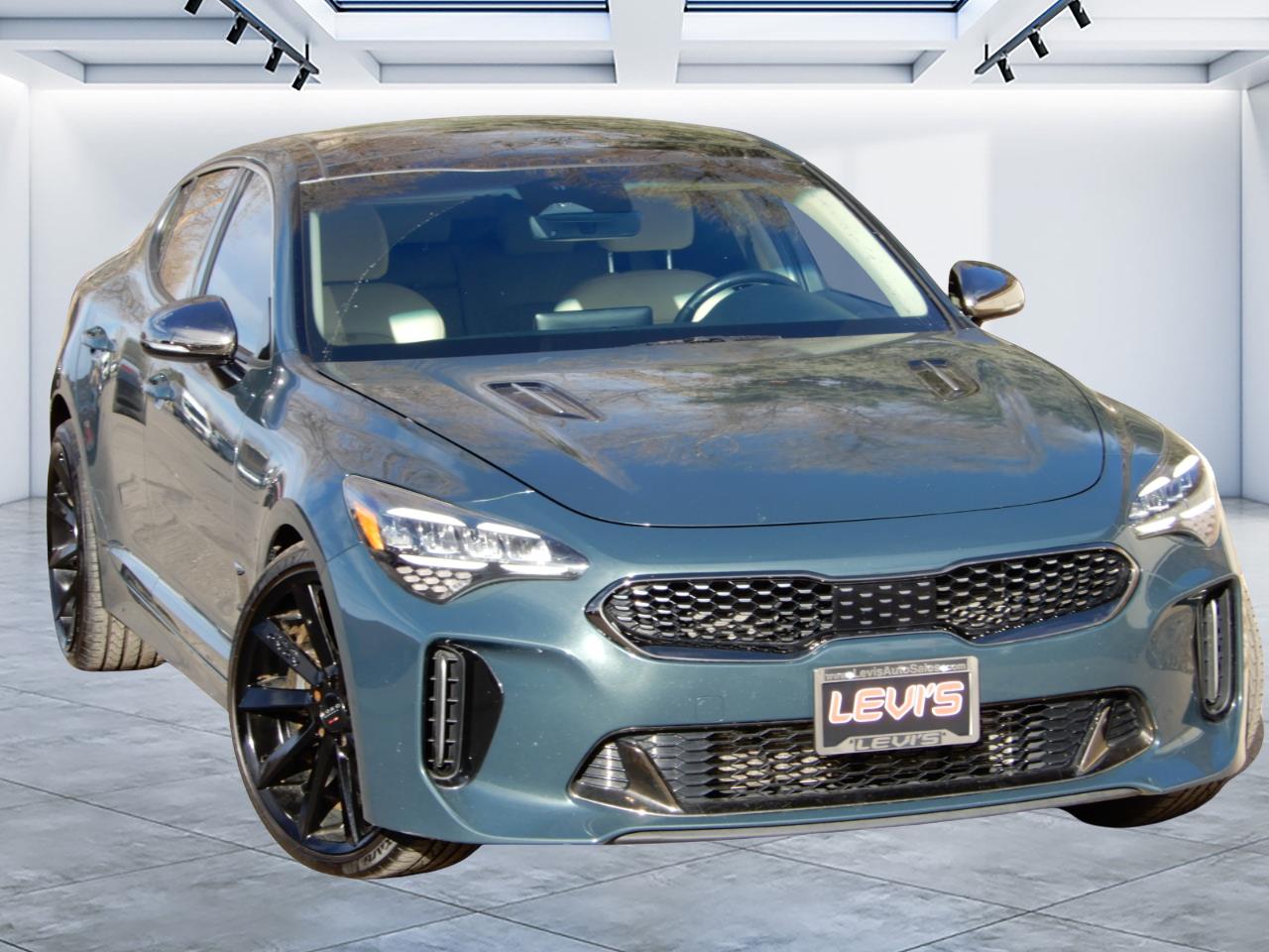 2022 Kia Stinger GT-LINE's photo