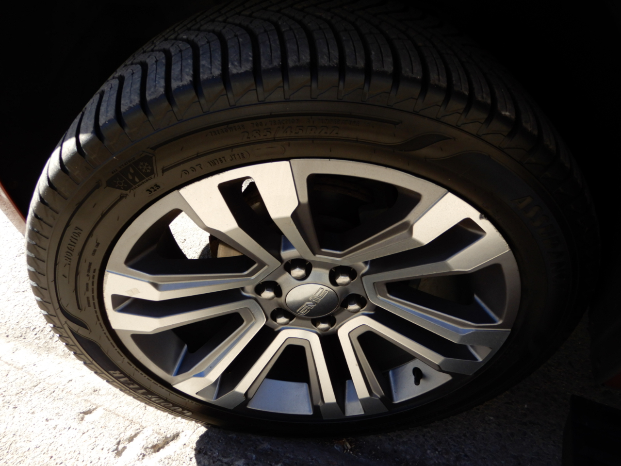 GMC Yukon 4WD 4dr Denali 2018