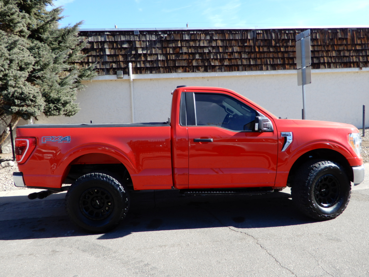 Ford F-150 XLT 4WD Reg Cab 6.5' Box 2022