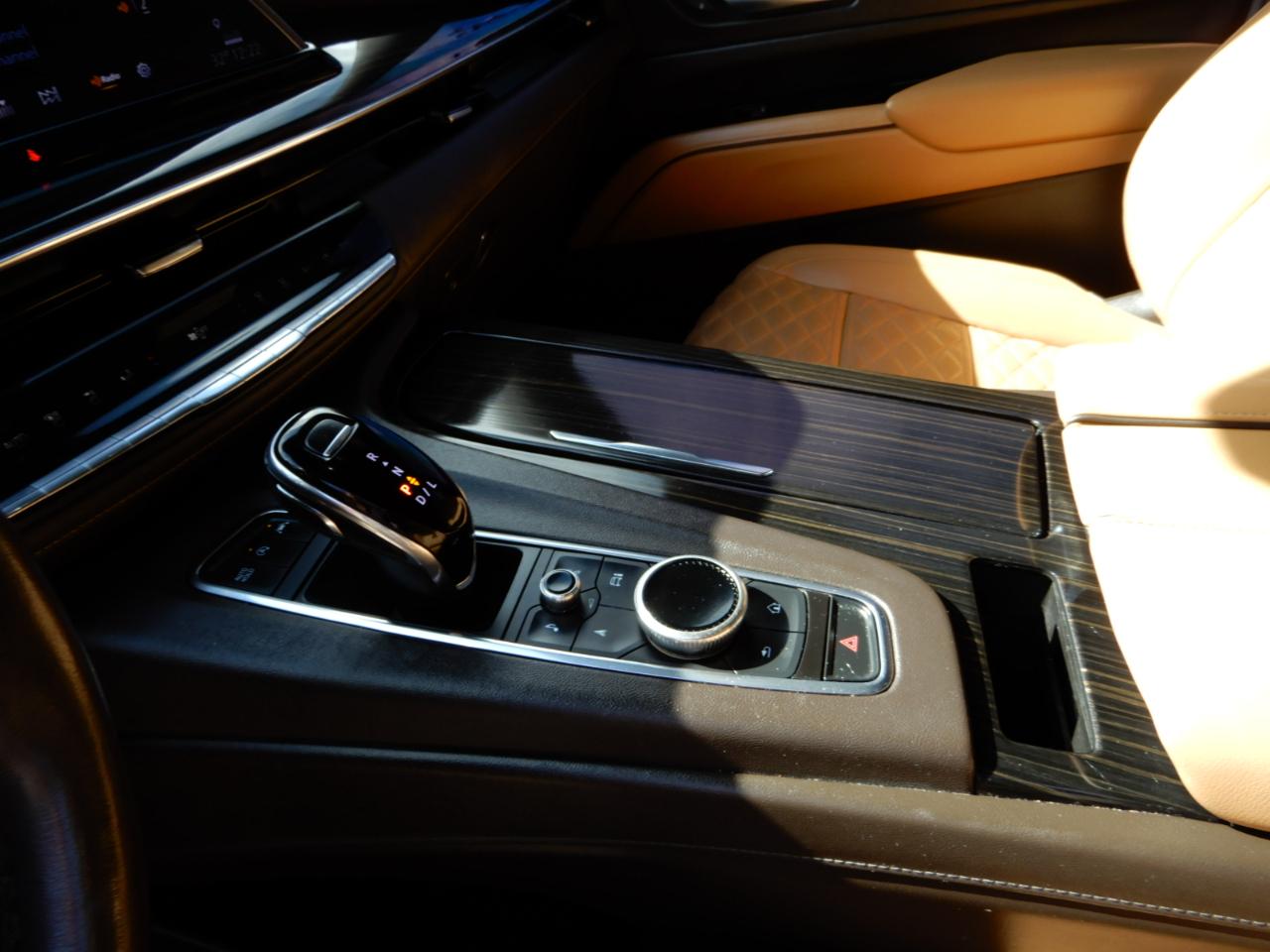 Cadillac Escalade 4WD 4dr Premium Luxury 2022