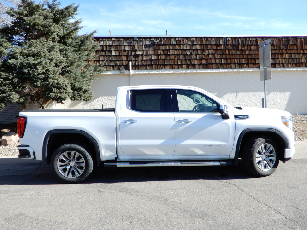 GMC Sierra 1500 4WD Crew Cab 147" Denali 2019