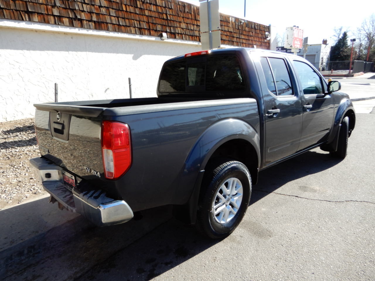 Nissan Frontier 4WD Crew Cab SWB Auto SV 2015
