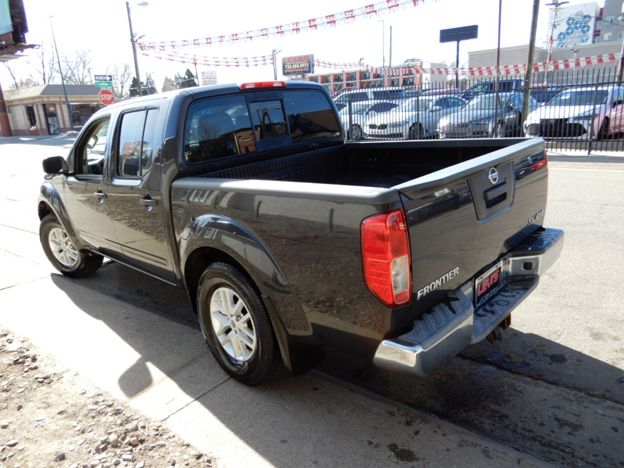 Nissan Frontier 4WD Crew Cab SWB Auto SV 2015