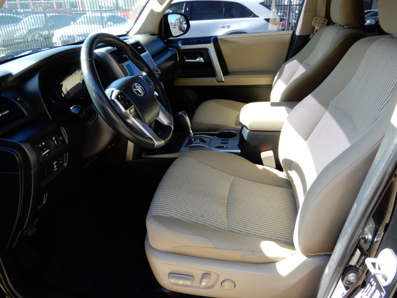 Toyota 4Runner SR5 4WD (Natl) 2022