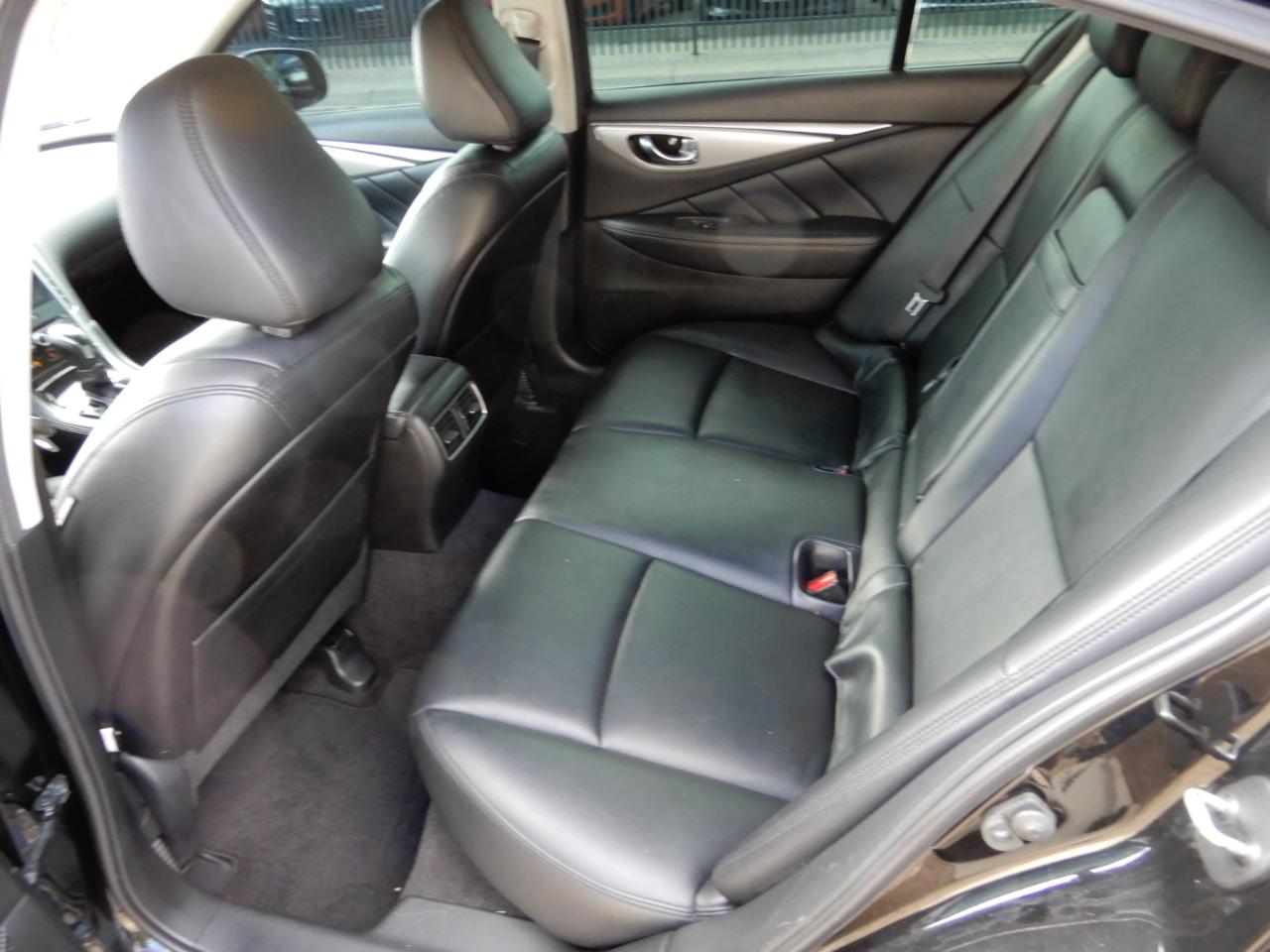 Infiniti Q50 3.0t LUXE RWD 2021