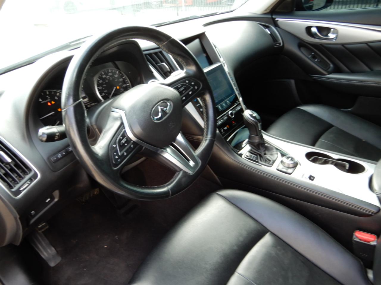 Infiniti Q50 3.0t LUXE RWD 2021