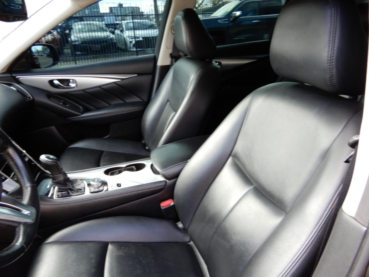 Infiniti Q50 3.0t LUXE RWD 2021