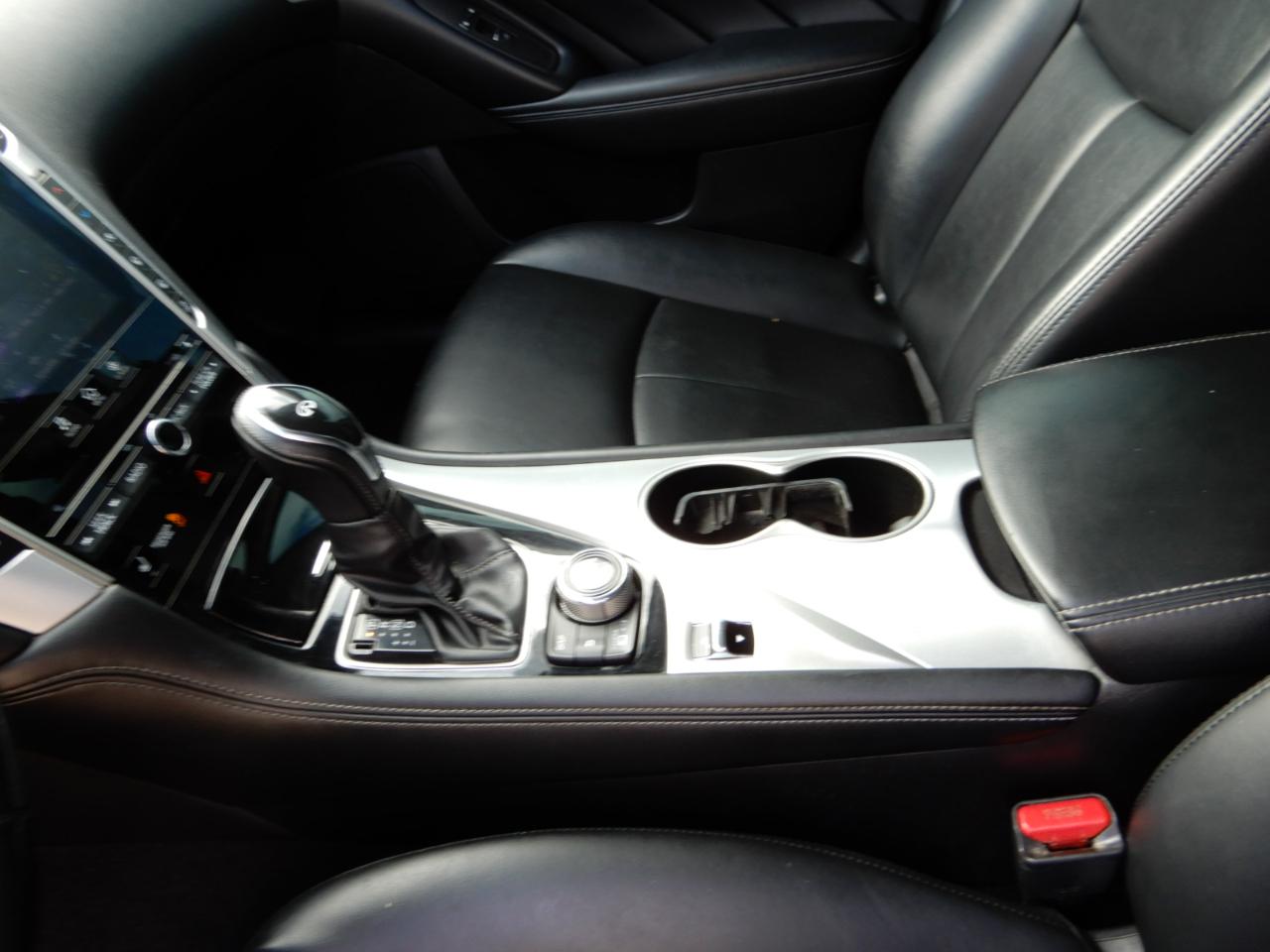 Infiniti Q50 3.0t LUXE RWD 2021