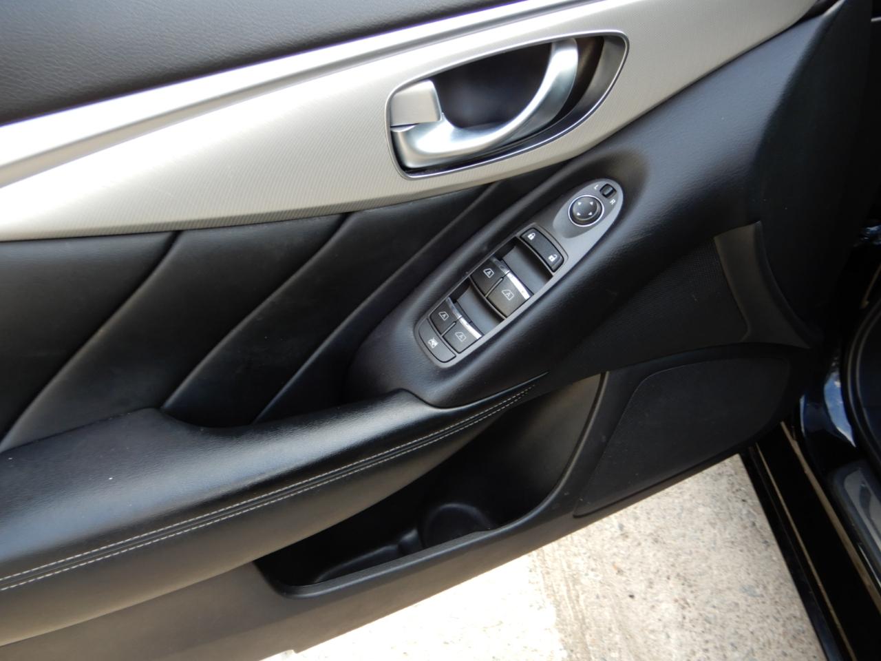 Infiniti Q50 3.0t LUXE RWD 2021