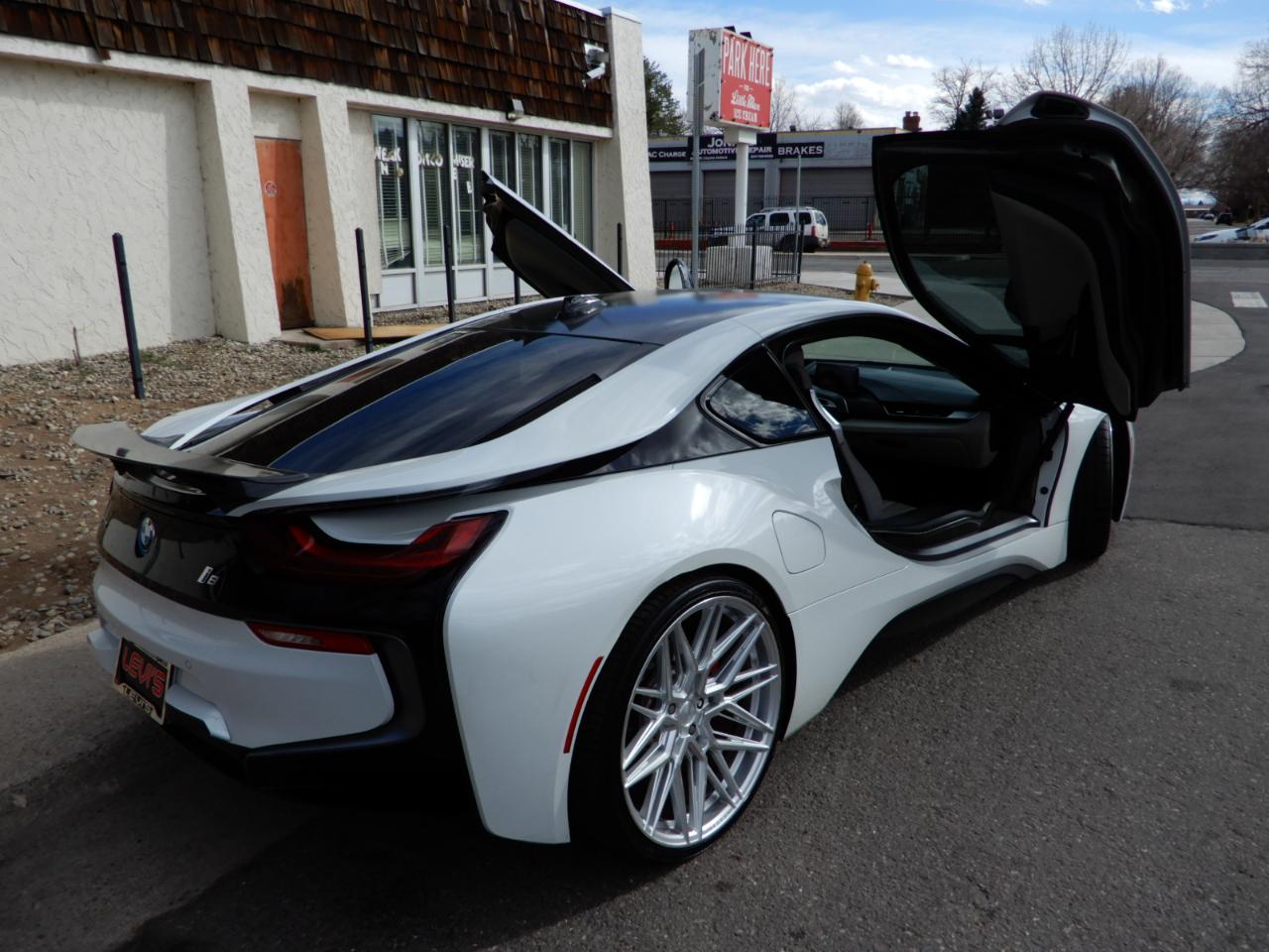 BMW i8 Coupe 2017
