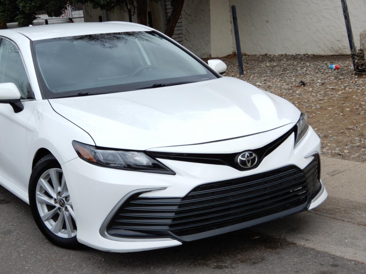 Toyota Camry LE Auto (Natl) 2022