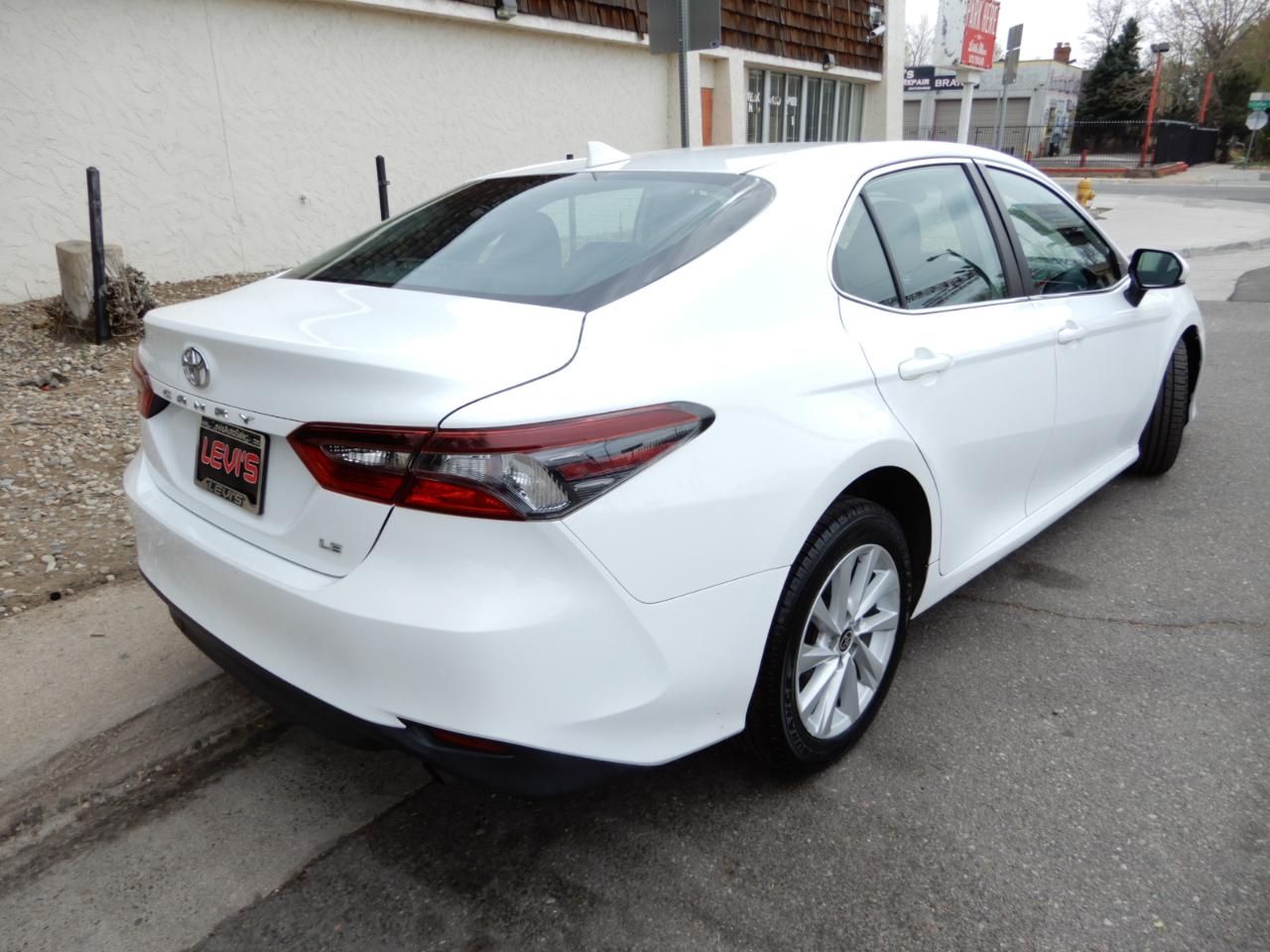 Toyota Camry LE Auto (Natl) 2022