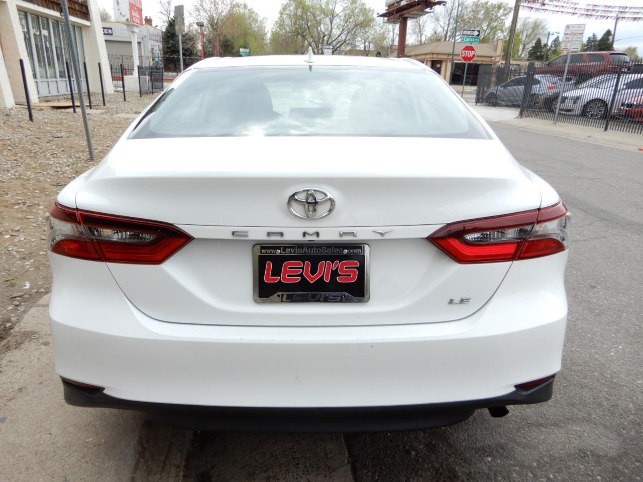 Toyota Camry LE Auto (Natl) 2022