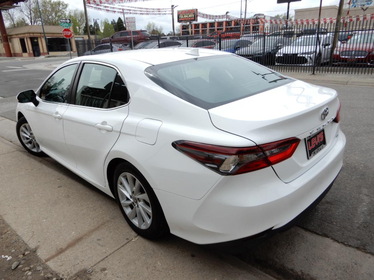 Toyota Camry LE Auto (Natl) 2022