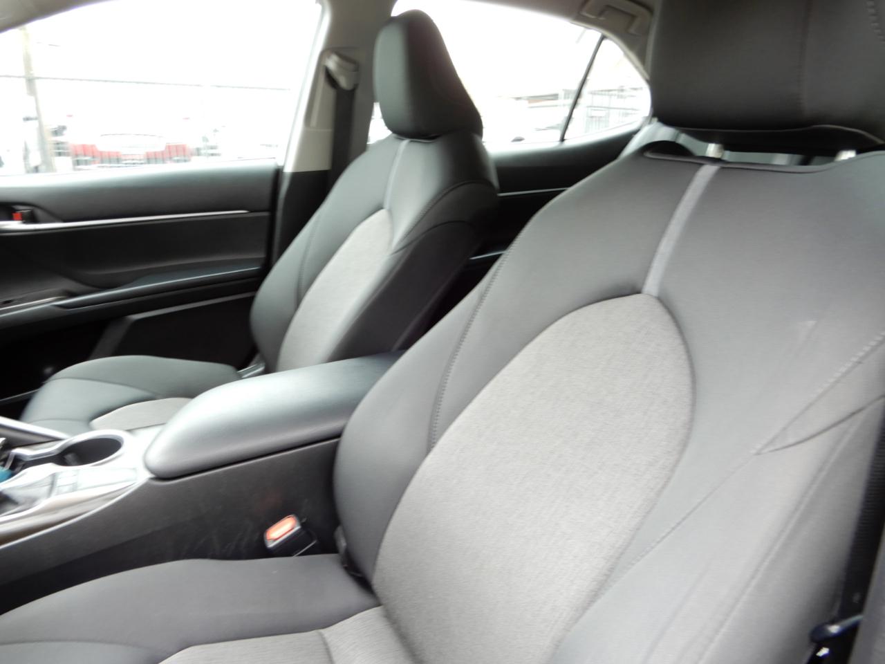 Toyota Camry LE Auto (Natl) 2022