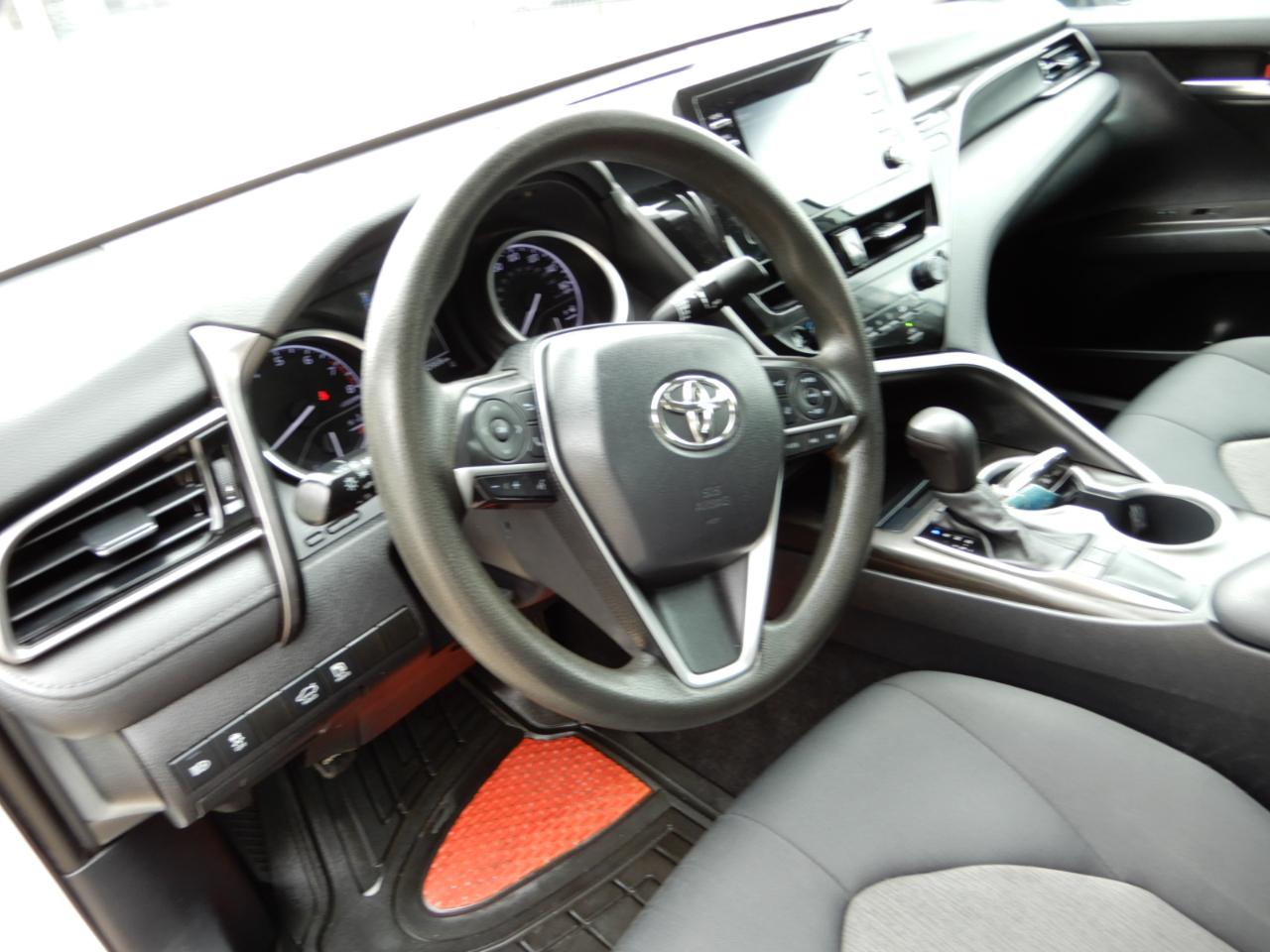 Toyota Camry LE Auto (Natl) 2022