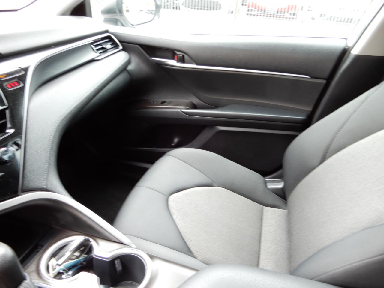 Toyota Camry LE Auto (Natl) 2022