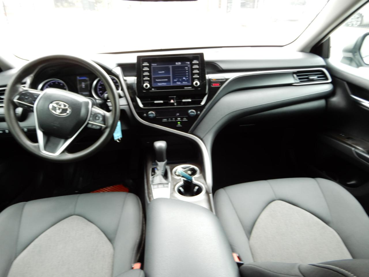 Toyota Camry LE Auto (Natl) 2022