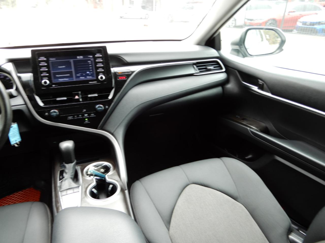 Toyota Camry LE Auto (Natl) 2022