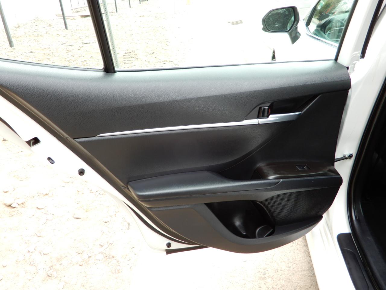 Toyota Camry LE Auto (Natl) 2022