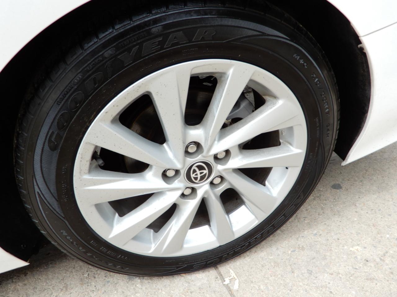 Toyota Camry LE Auto (Natl) 2022