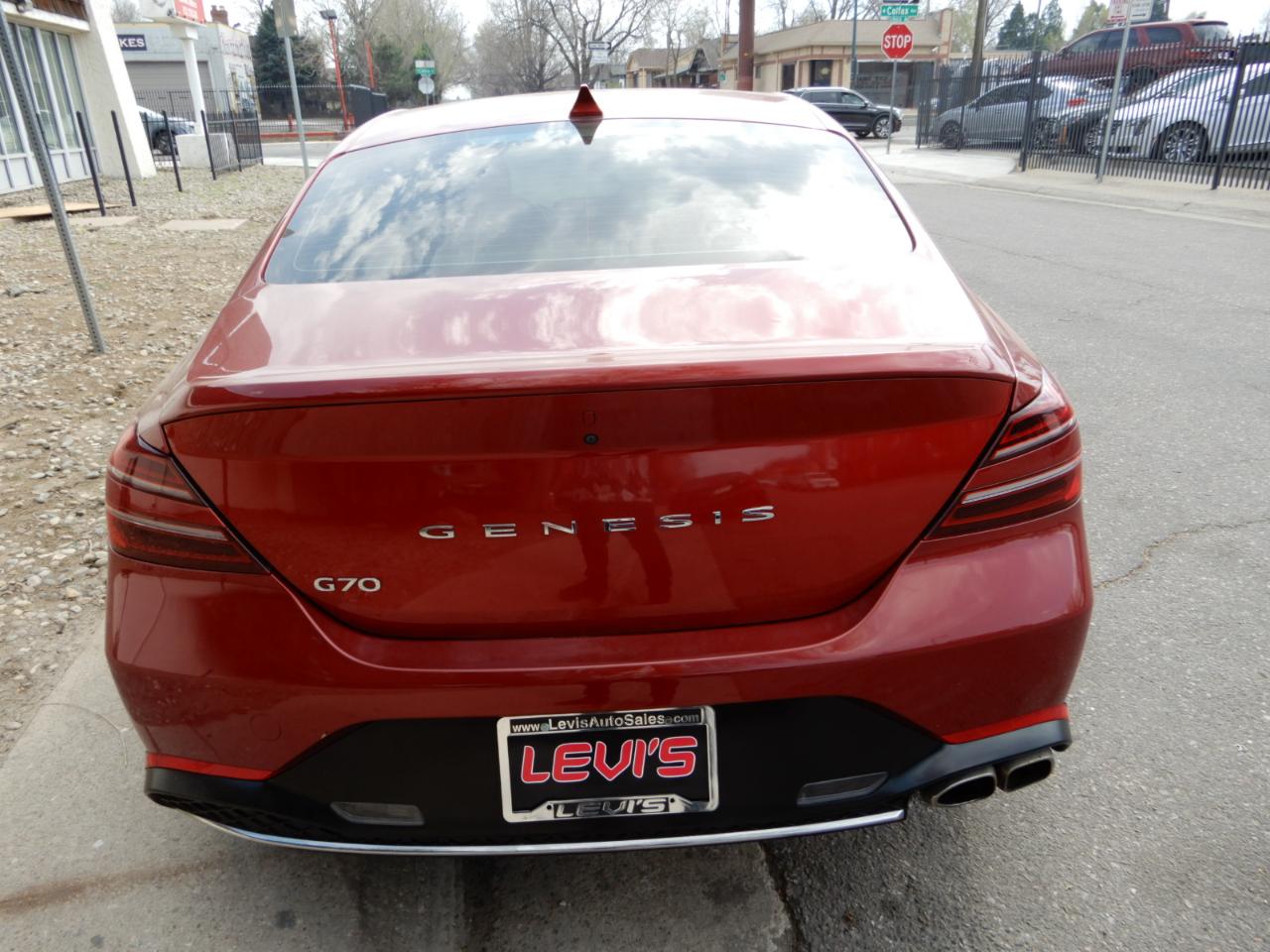 Genesis G70 2.0T RWD 2022