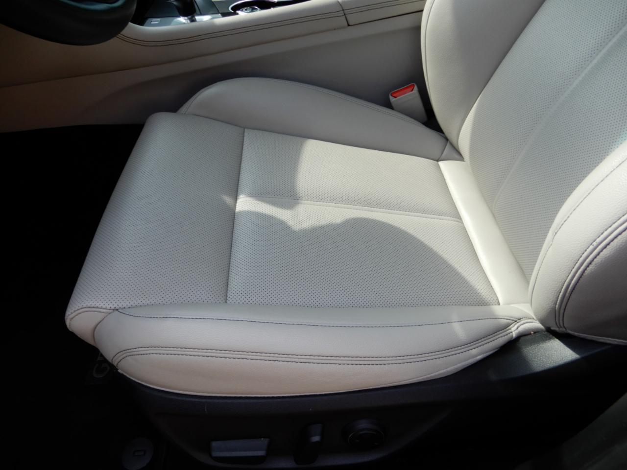 Genesis G70 2.0T RWD 2022