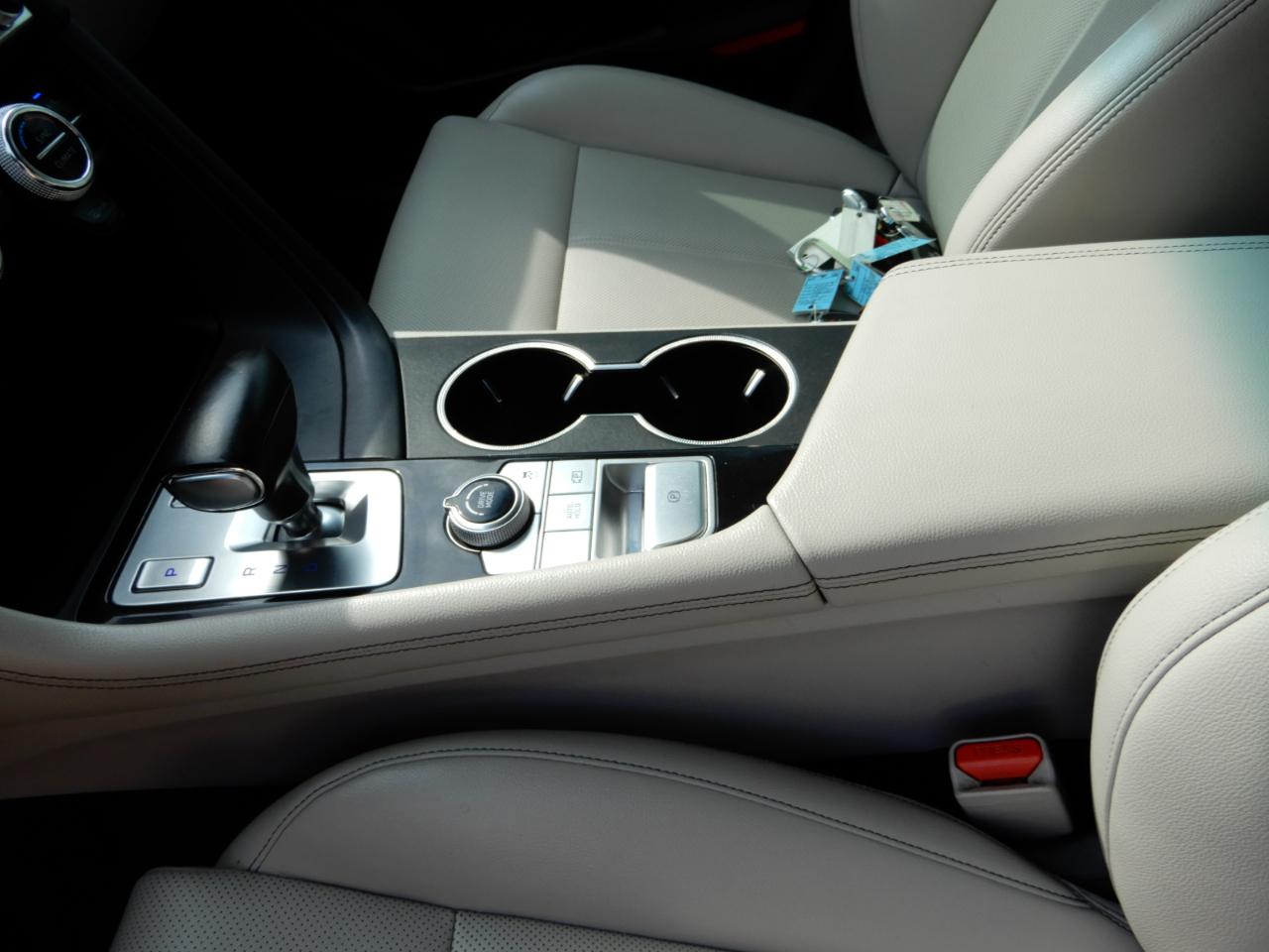 Genesis G70 2.0T RWD 2022