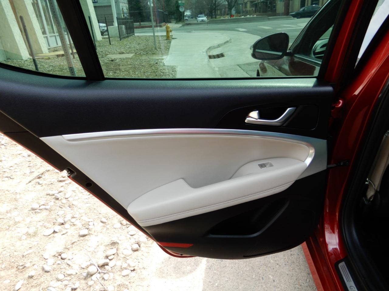 Genesis G70 2.0T RWD 2022