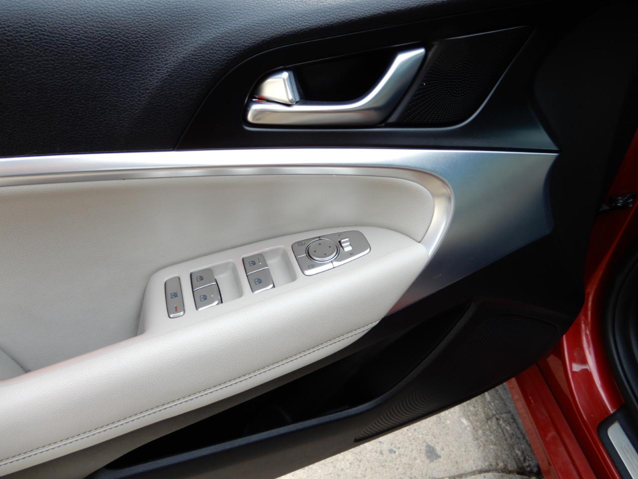 Genesis G70 2.0T RWD 2022