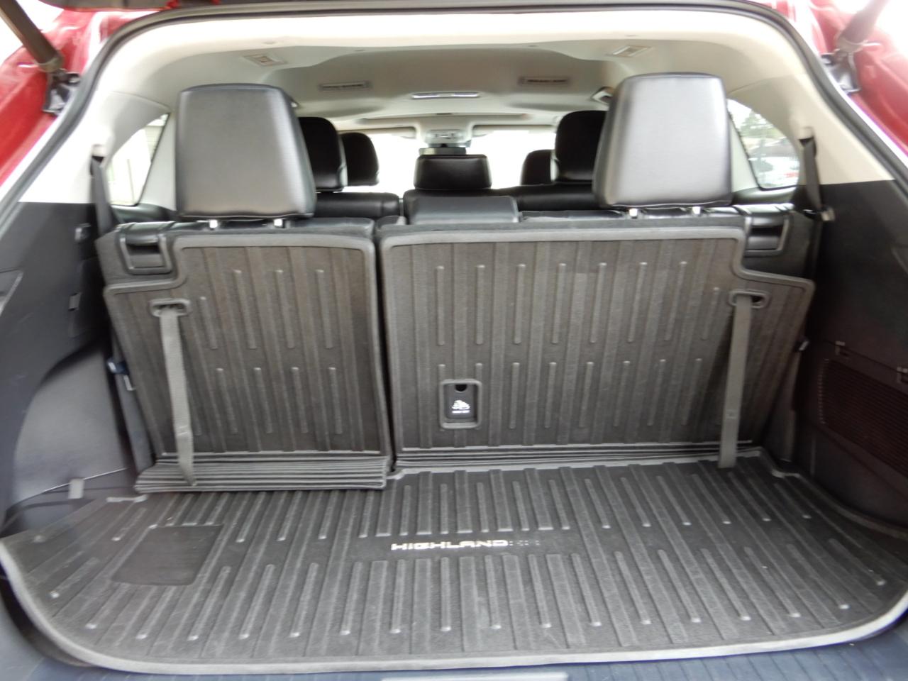 Toyota Highlander Hybrid XLE AWD (Natl) 2021