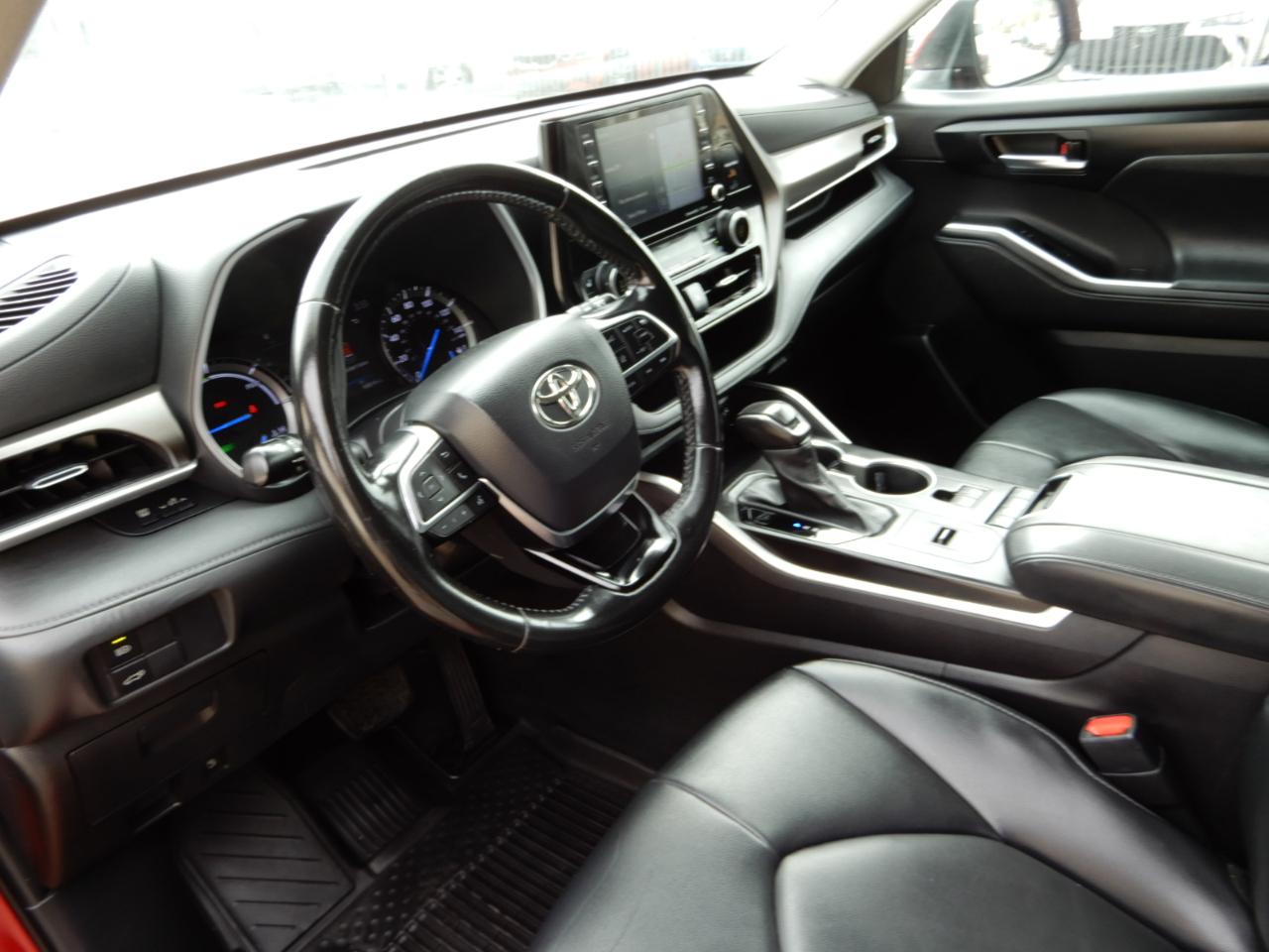 Toyota Highlander Hybrid XLE AWD (Natl) 2021