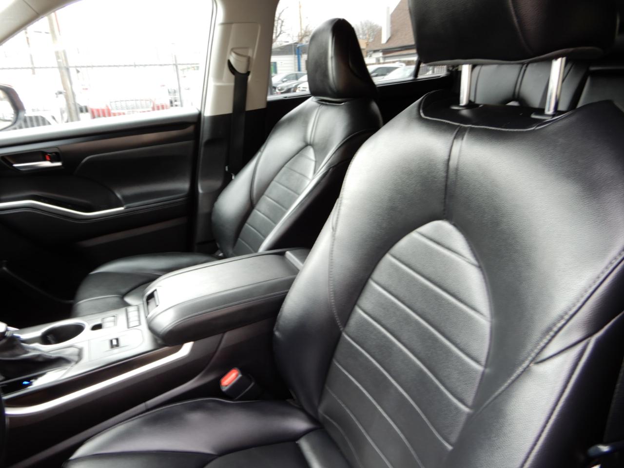 Toyota Highlander Hybrid XLE AWD (Natl) 2021