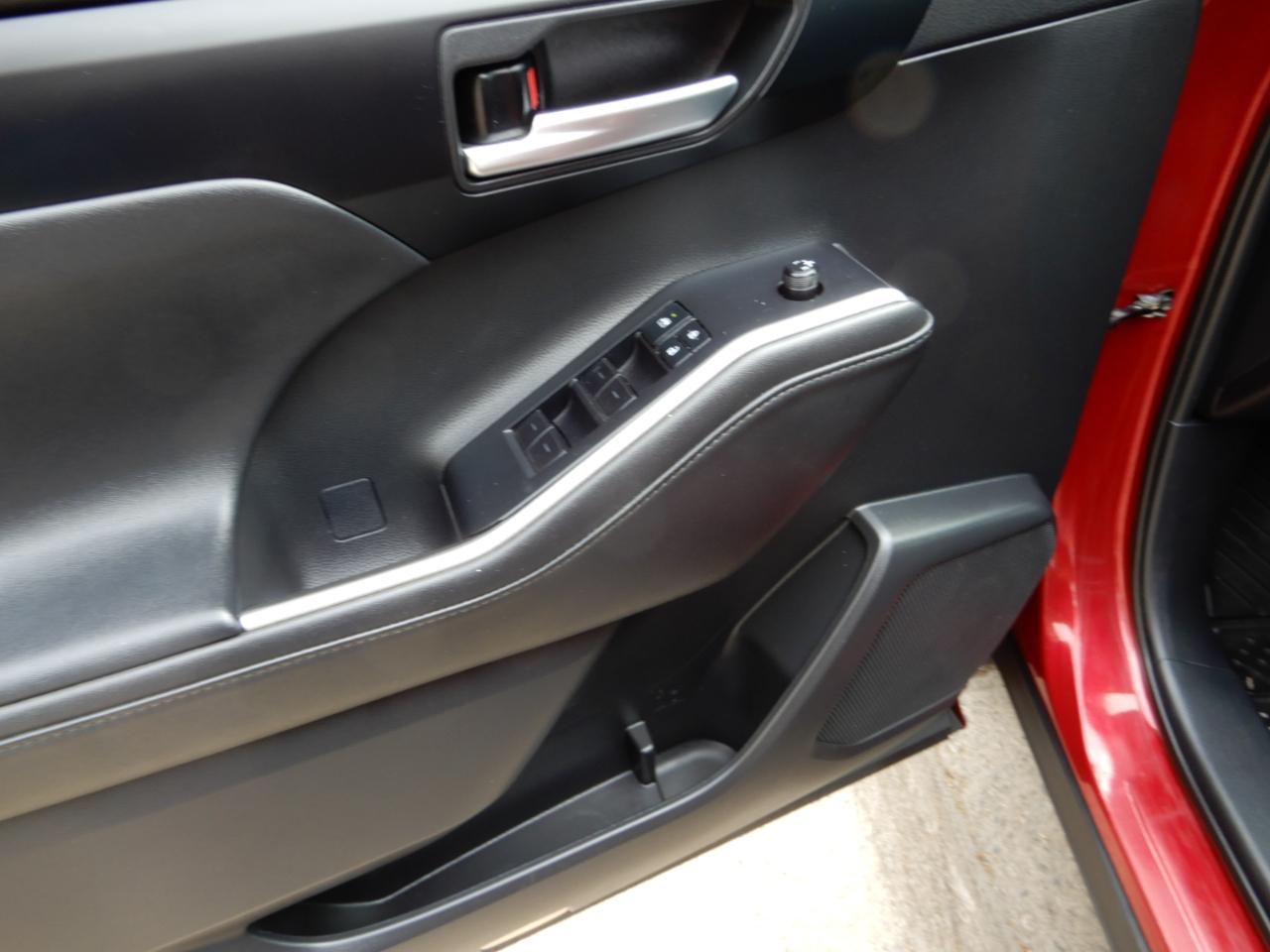 Toyota Highlander Hybrid XLE AWD (Natl) 2021