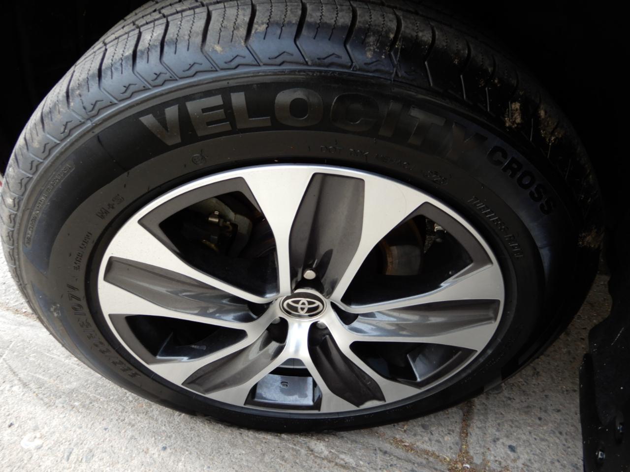 Toyota Highlander Hybrid XLE AWD (Natl) 2021