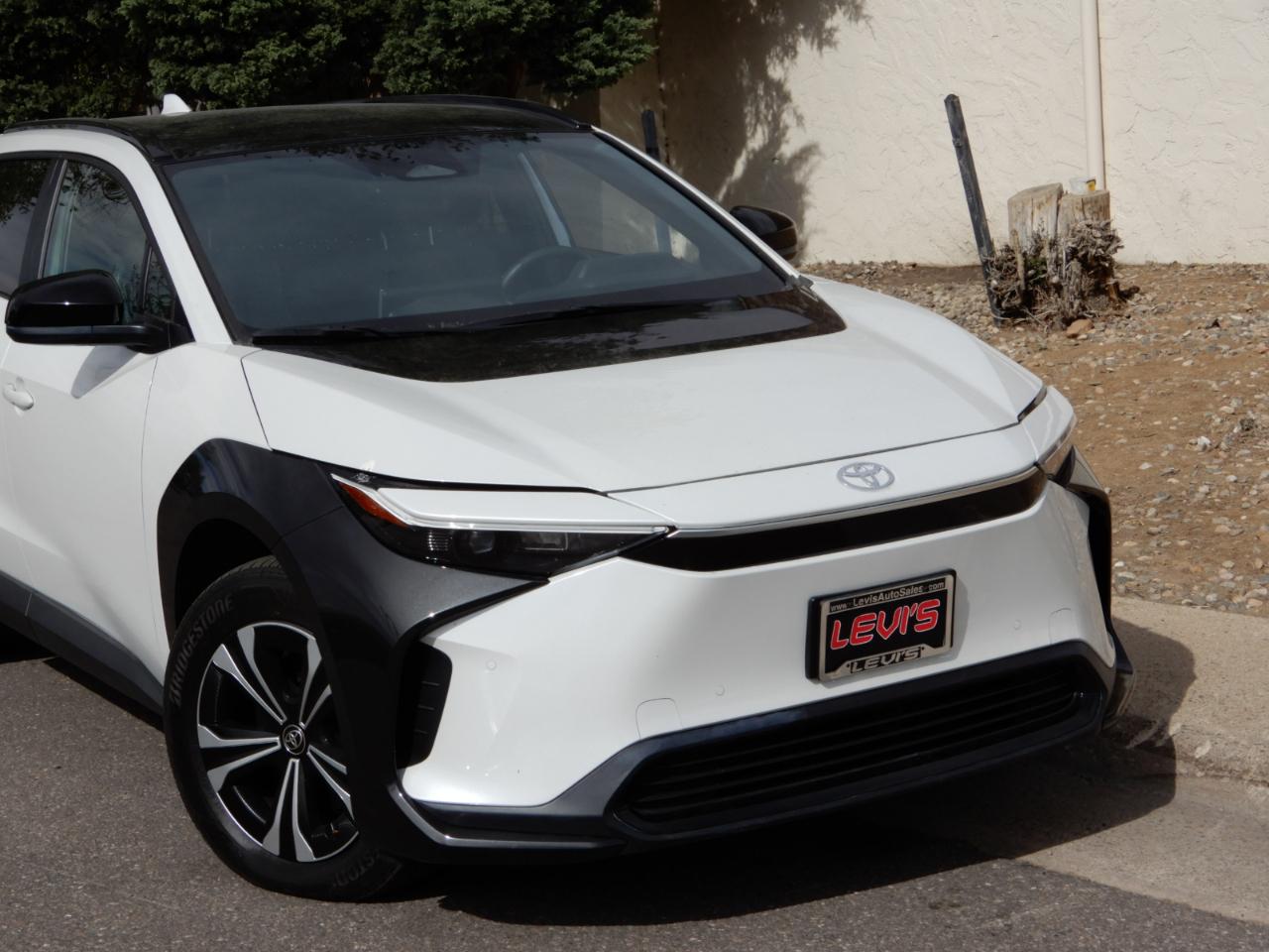 Toyota BZ4X XLE AWD (Natl) 2024