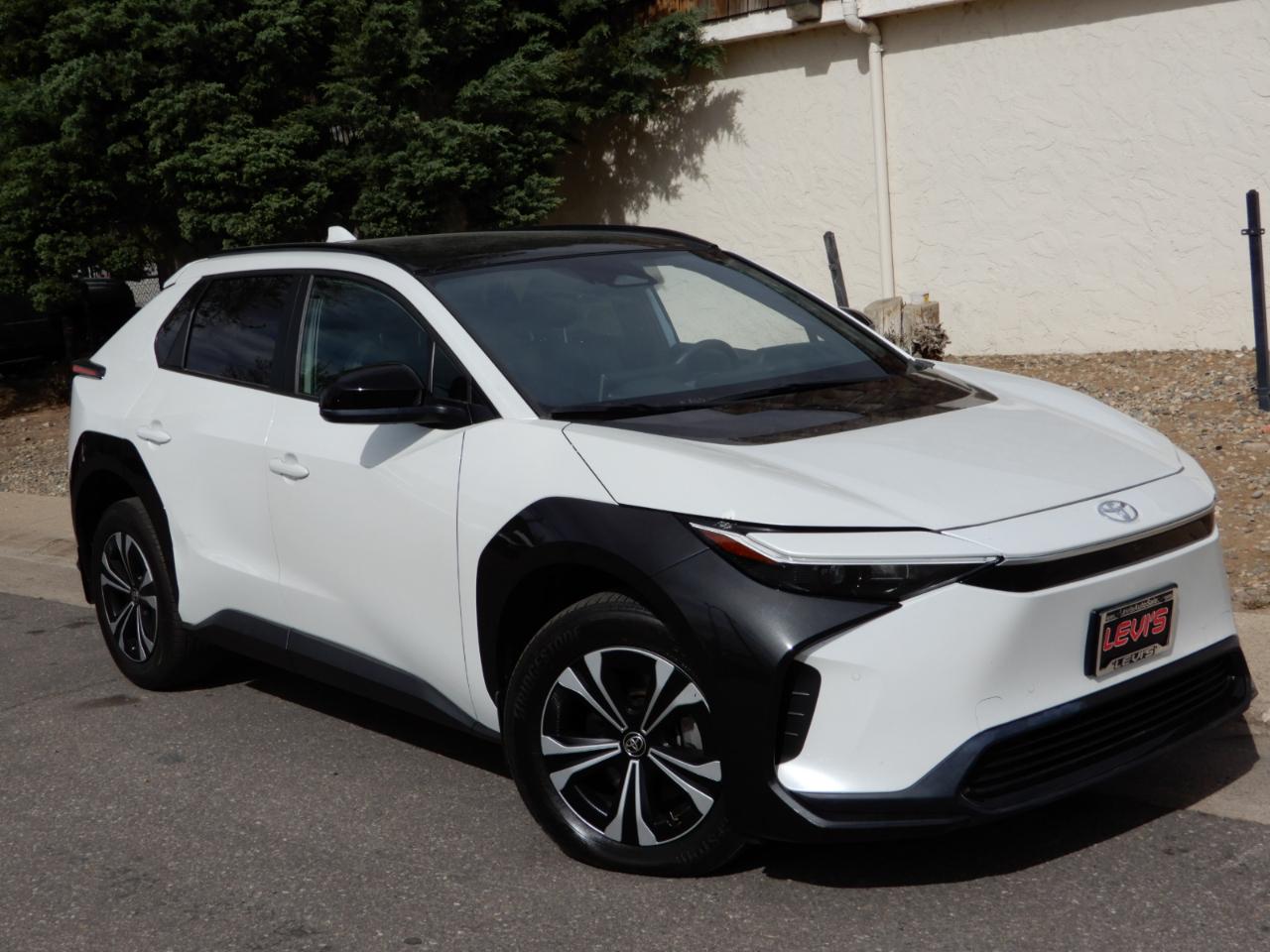 Toyota BZ4X XLE AWD (Natl) 2024