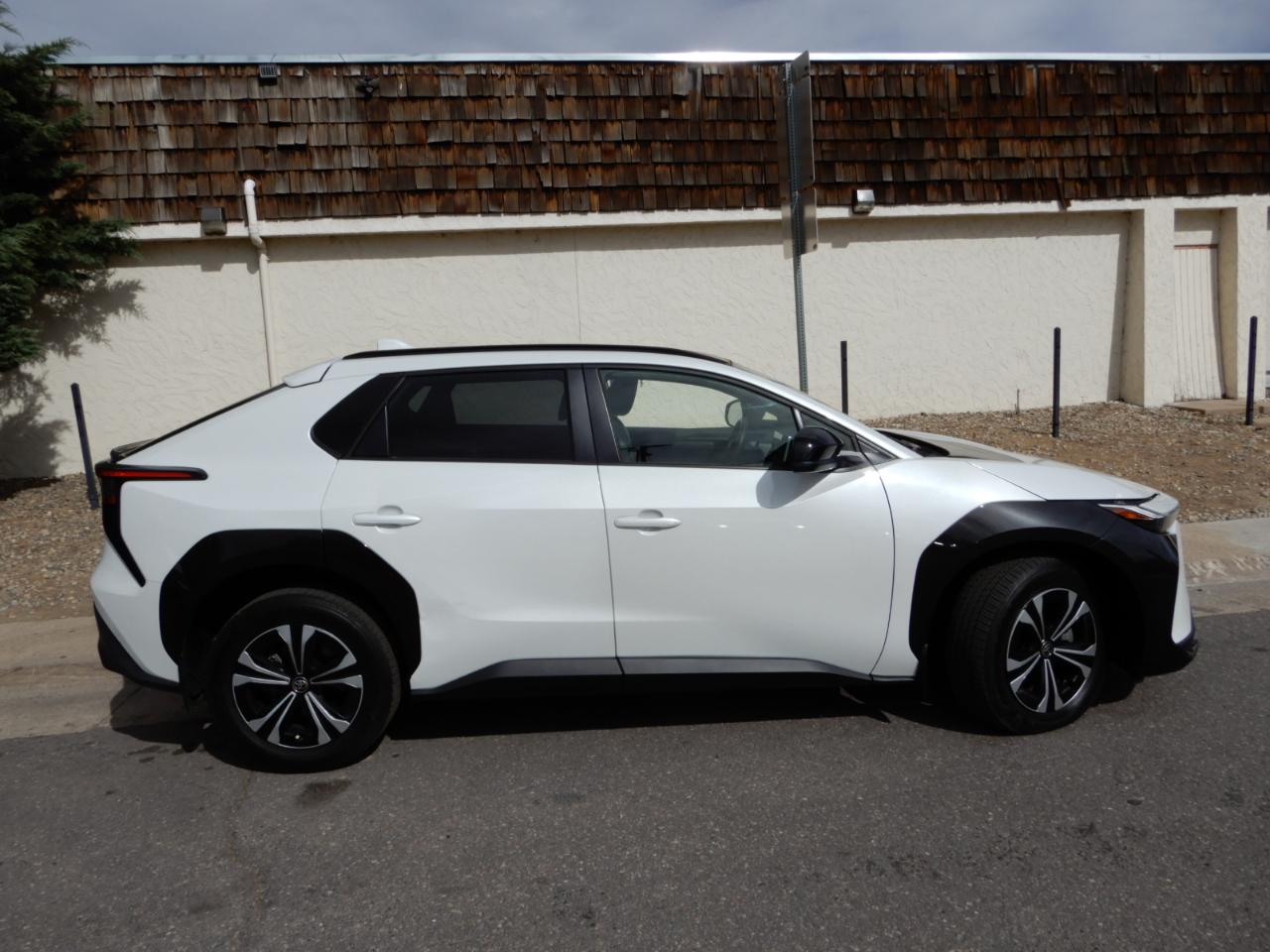 Toyota BZ4X XLE AWD (Natl) 2024