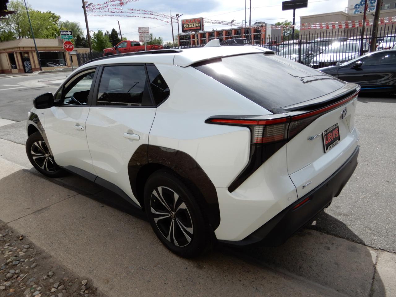 Toyota BZ4X XLE AWD (Natl) 2024