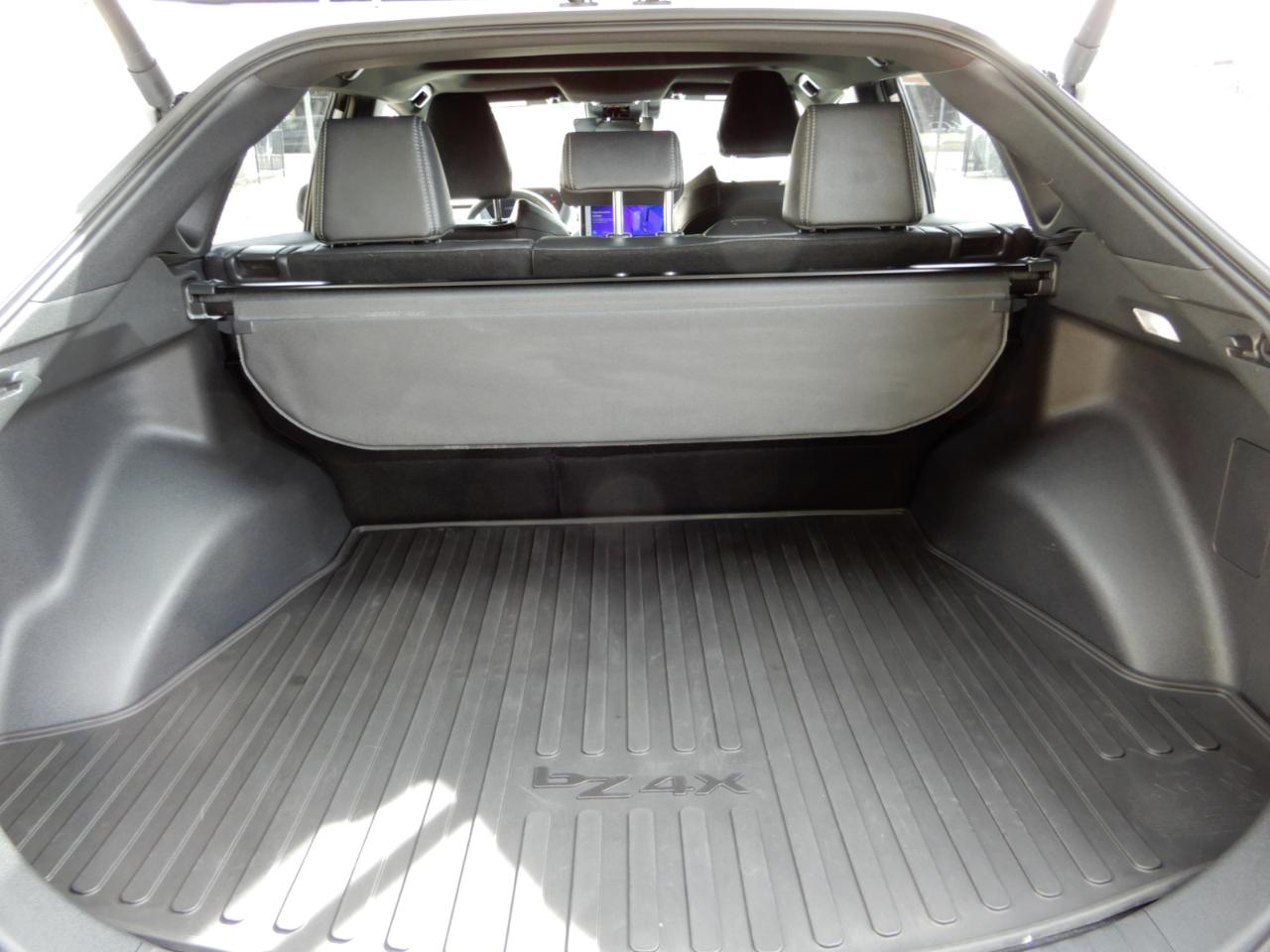 Toyota BZ4X XLE AWD (Natl) 2024