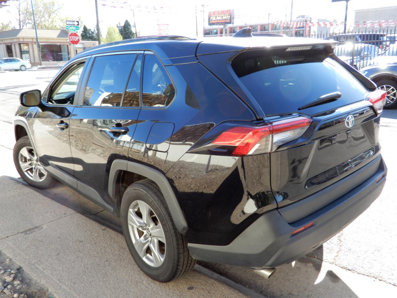 Toyota RAV4 Hybrid LE AWD (Natl) 2022