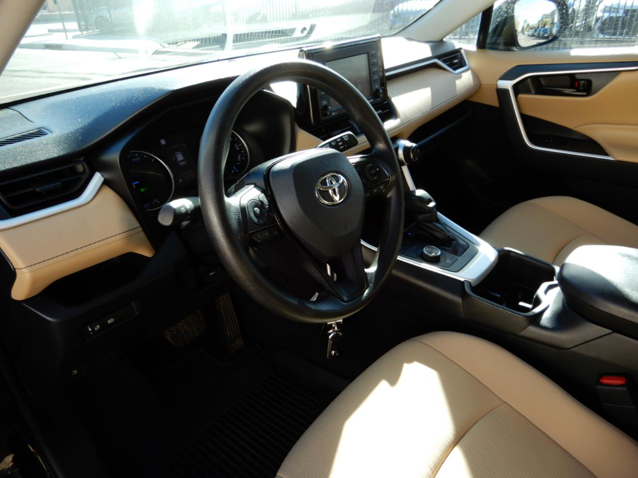 Toyota RAV4 Hybrid LE AWD (Natl) 2022