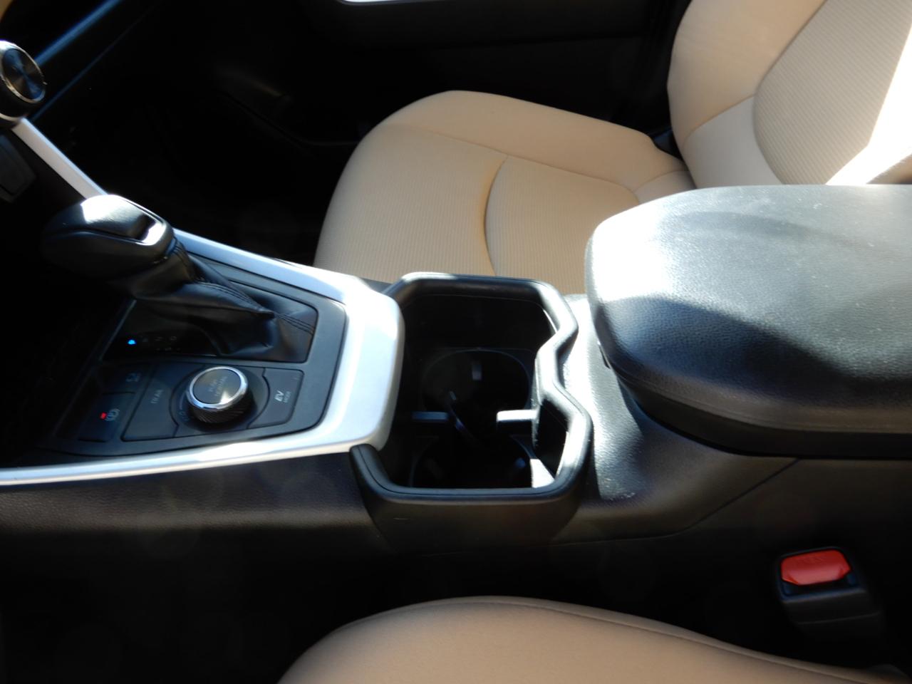 Toyota RAV4 Hybrid LE AWD (Natl) 2022